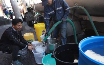 Los cortes de agua masivos ocurren a semana seguida en Quito. El pasado jueves también hubo suspensión del servicio en el sur de Quito.