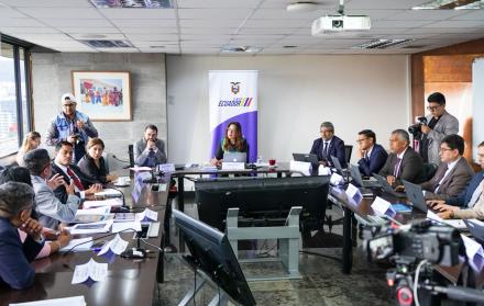 reunión UNE ministra Educación Alegría Crespo 23 junio 2025 CORTESÍA