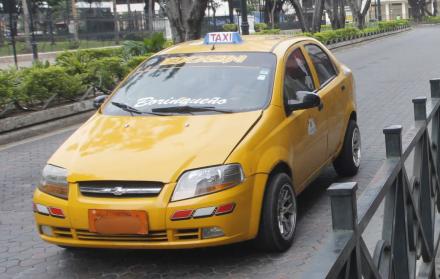 taxi asesinato crimen taxista centro Guayaquil junio 2025 CV