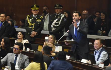 Niels Olsen durante el segundo debate de la Ley de Integridad Pública, tras ser apelado por el correísmo.