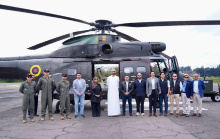 Omar Sultan Al Olama sobrevolando en Ecuador