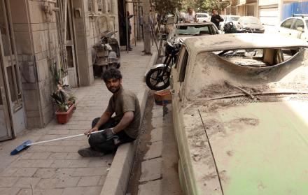 hombre iraní descansa