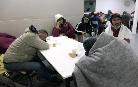 Personas descansan