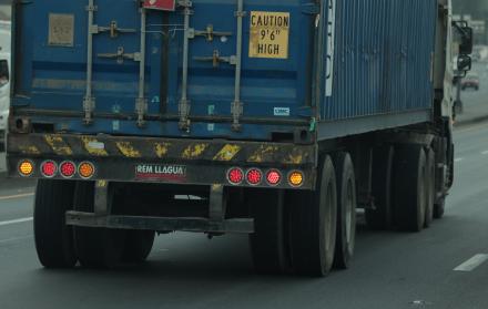 contenedor tráiler vía Perimetral seguridad vial movilidad 24 junio 2025 MC