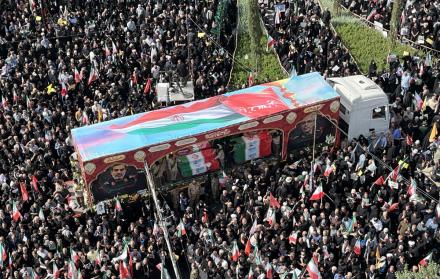 Funeral de científicos y militares en Irán