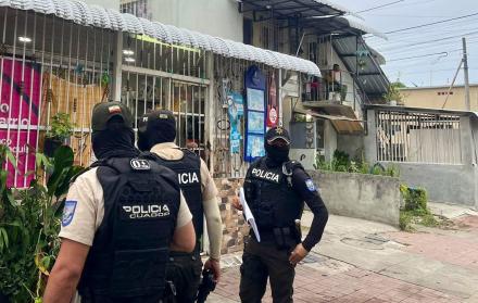 Referencial. La Policía inspeccionó diferentes casas en Nueva Prosperina, hasta localizar a la maestra secuestrada en Guayaquil.