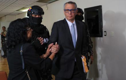 El exvicepresidente Jorge Glas (d).
