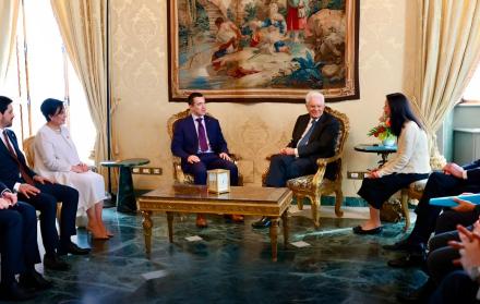 Daniel Noboa en su visita con funcionarios italianos
