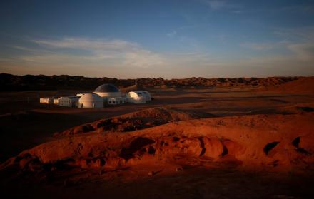 Mundo, Órbita espacial, Investicaciones científica, Turismo espacial