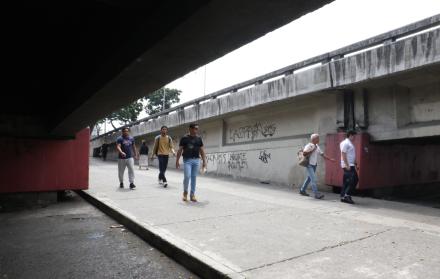 pasos a desnivel Guayaquil
