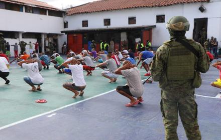 Los funcionarios estarían presuntamente vinculados a una red de narcotráfico que operaba desde el interior de centros de privación de libertad.