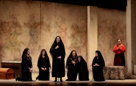 CASA DE BERNARDA ALBA TEATRO