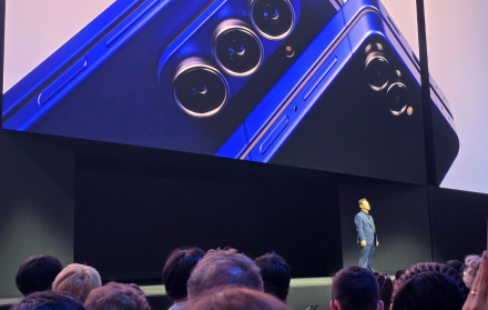 La nueva generación del Z Flip7 incorpora IA y estilo en un formato compacto y elegante.
