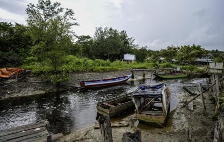 Barcos en la costa