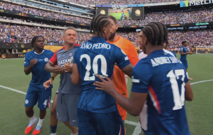 Luis Enrique golpea a João Pedro tras la final del Mundial de Clubes entre PSG y Chelsea.