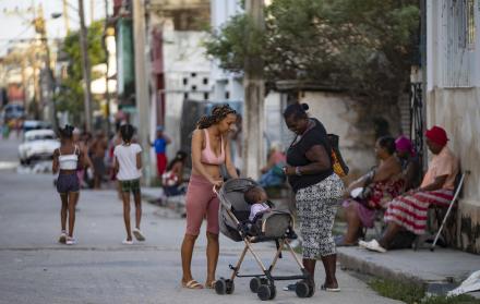 mujeres en La Habana (Cuba).
