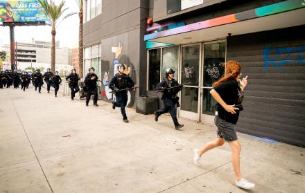 manifestantes en Los Ángeles, California