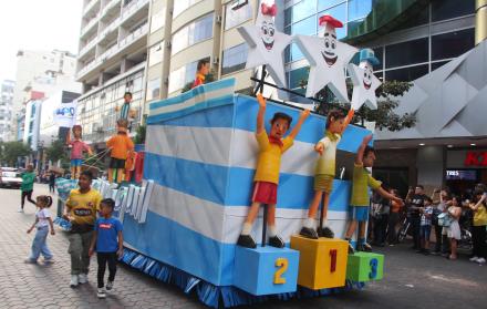 DESFILE ALEGORICO (14912502)