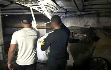 Al menos tres muertos en incendio
