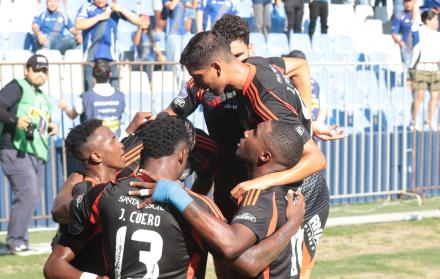 La alegría de Emelec en el gol de Castillo ante Mushuc Runa.