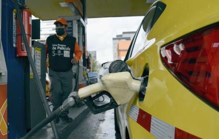 FOTOGRAFÍAS DE LAS GASOLINERAS POR EL DECRETO DEL PRECIO DE LA GASOLINA EXTRA 22 DE OCTUBRE DEL 2021