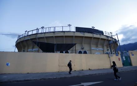 LA PLAZA DE TOROS EN (14930141)