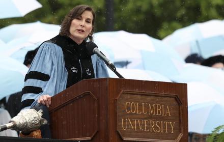 presidenta interina de la Universidad de Columbia