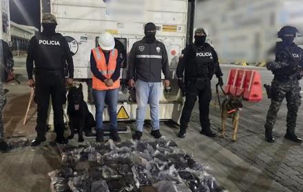 Policía Nacional incauta droga en un contenedor de fruta