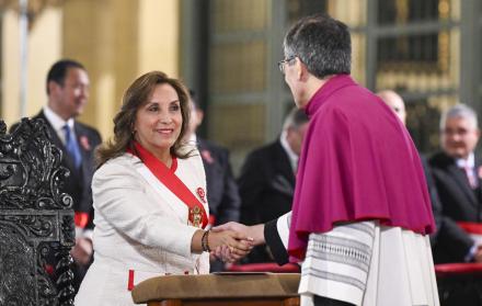 Dina Boluarte y arzobispo