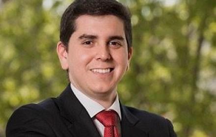 Daniel Palacios, Es consejero júnior de implementación de estándares, OICV-IOSCO (Organización Internacional de Comisiones de Valores). Economista de la U. Brown, Estados Unidos, MBA (Babson College, Estados Unidos).