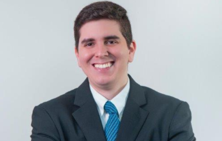 Daniel Palacios, Es consejero júnior de implementación de estándares, OICV-IOSCO (Organización Internacional de Comisiones de Valores). Economista de la U. Brown, Estados Unidos, MBA (Babson College, Estados Unidos).