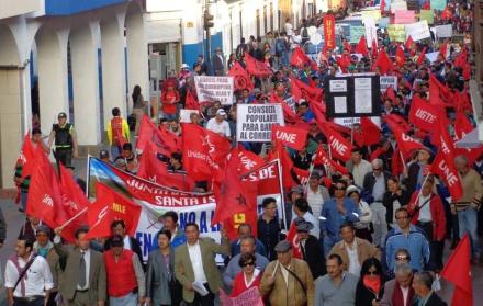 Organizaciones de servidores públicos y trabajadores han planificado marchas en contra de los despidos masivos.