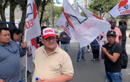 Frente a la Corte Constitucional, trabajadores que integran la Ceosl participaron de un plantón; piden observar la Ley de Integridad Pública