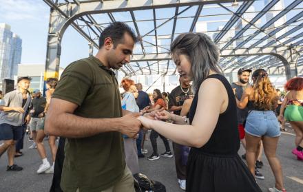 Personas bailando en Nueva York