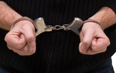 Hombre detenido en colegio de Guayaquil