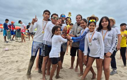 El Guayaquil Rowing Club entre trofeos y medallas.