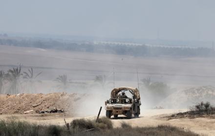 Israeli troops at the (14979387)