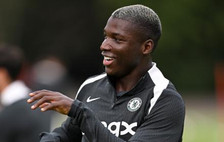 moises caicedo entrenamiento chelsea s