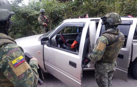En un operativo de control de armas, desarrollo por el Ejército, en Manabí.