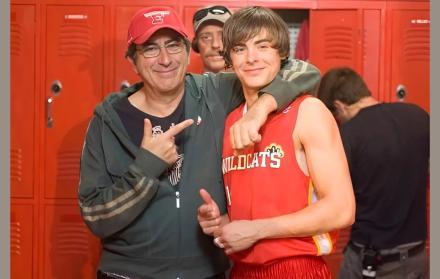 El director Kenny Ortega y Zac Efron