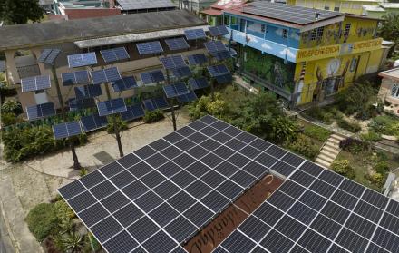 microrred solar en Puerto Rico