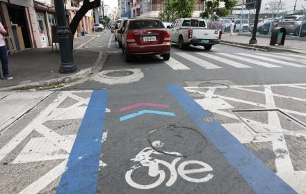 ciclovía invasión señalética tránsito movilidad Guayaquil 2025 FR