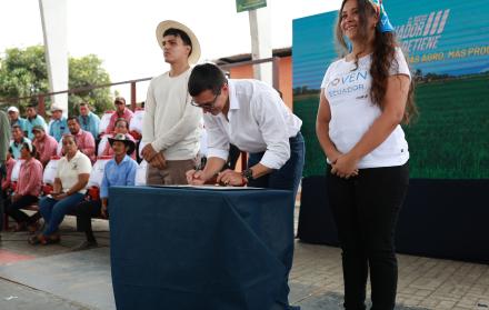 El presidente de la República, Daniel Noboa, firmó el Decreto Ejecutivo N.º 77 que oficializa la creación del Comité Interinstitucional por el Empleo AgroJoven,