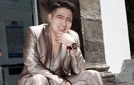 ENTREVISTA AL CANTANT (14995470)