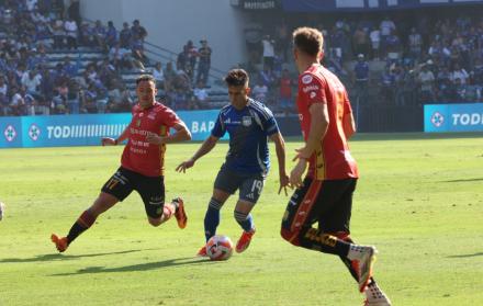 Juan Pablo Ruiz del Emelec, salió expulsado ante D. Cuenca.