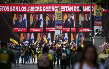 El llamado se produce tras la decisión de la Corte Constitucional de suspender temporalmente ciertos artículos de tres leyes promovidas por el Ejecutivo.