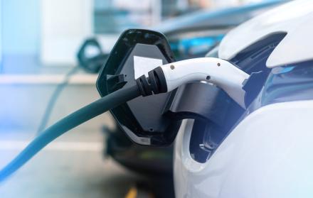Conexión de carro eléctrico para su carga