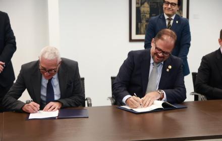 Los gobiernos de Ecuador y Uruguay suscribieron dos acuerdos bilaterales en materia de seguridad.
