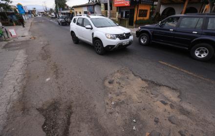 calles en mal estado en Tumbaco