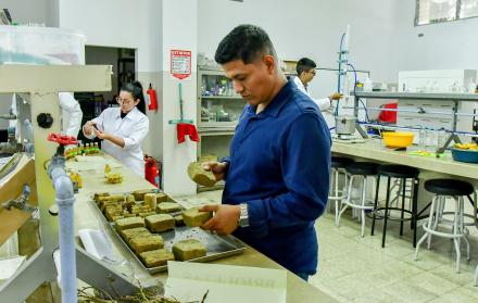 EMPRENDER